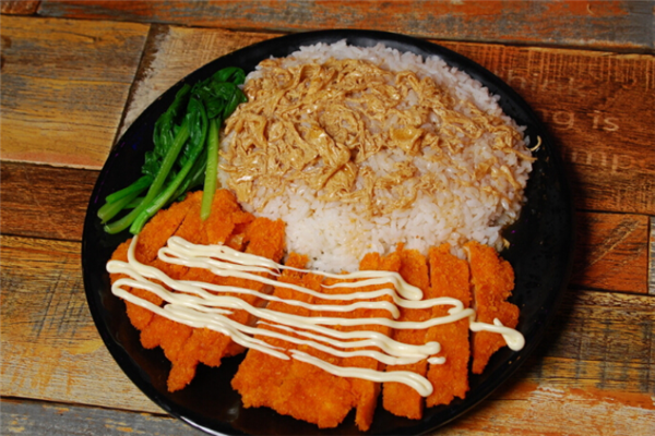 杨哥轰炸鸡饭加盟