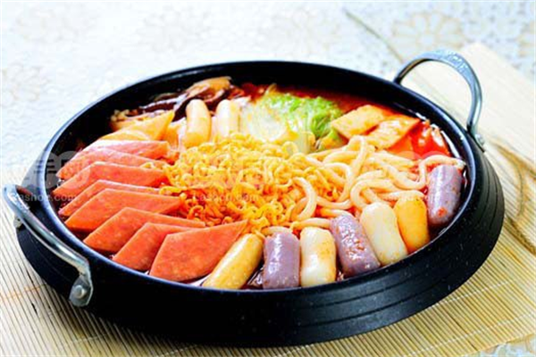 theFrypzn年糕火锅加盟