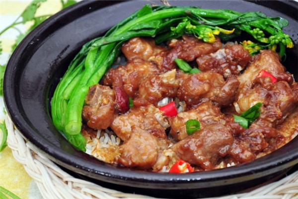憶食尚腊味煲仔饭加盟