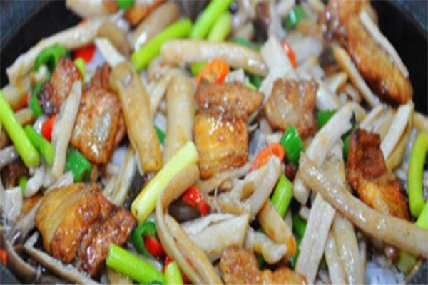 香汇川煲仔饭加盟