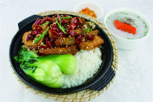 周记笼仔饭煲仔饭加盟