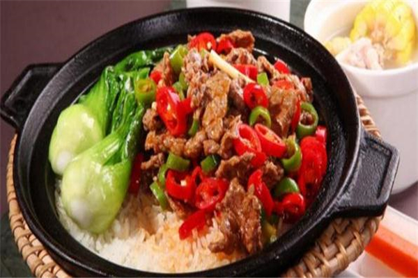 圆丰煲仔饭加盟