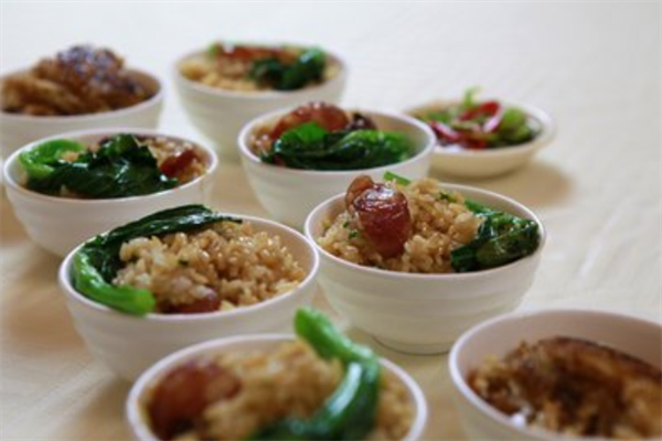 锐兄煲仔饭加盟