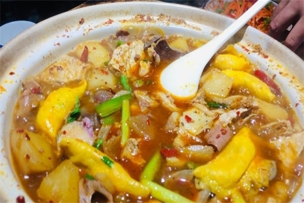 杨记牛杂煲斋菜煲加盟
