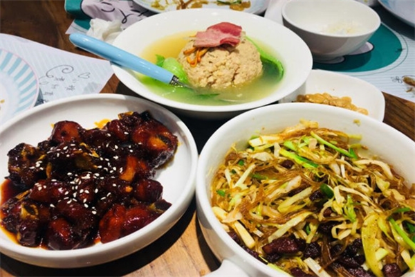聚缘家常菜加盟