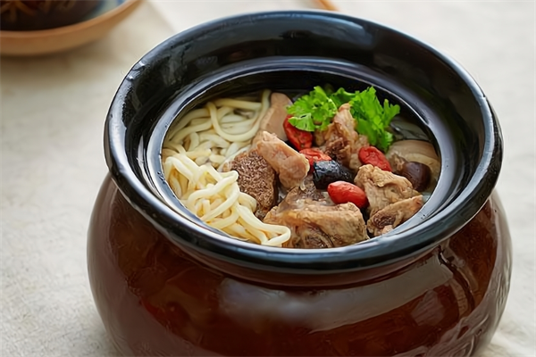 瓦罐牛肉面加盟