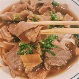 摆摊喷泉牛杂