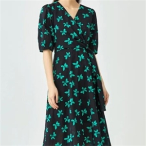 芳华服饰