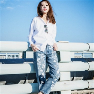 宏伊莲女装