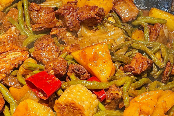 鑫食客铁锅炖加盟