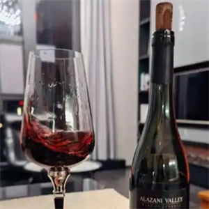 法兰红葡萄酒