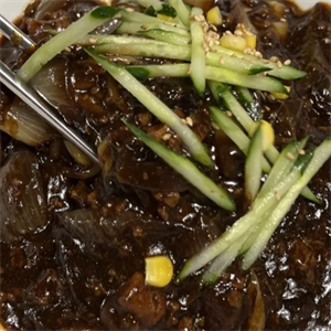 铁门炸酱面