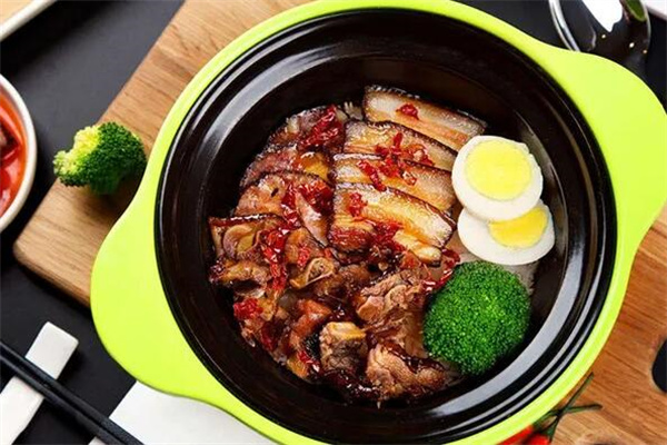 什鸟煲仔饭加盟