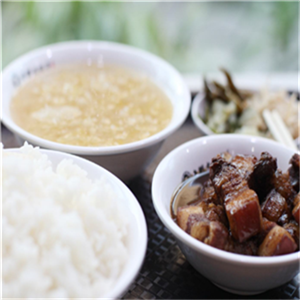 劉大肚子酸菜壇肉