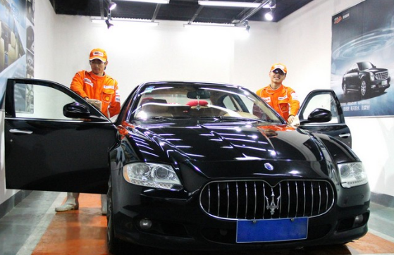 加油站洗车