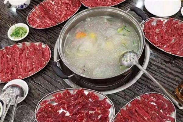 閣外牛潮汕牛肉鮮火鍋加盟