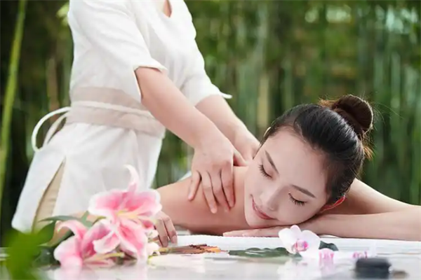 伊颜美容spa加盟