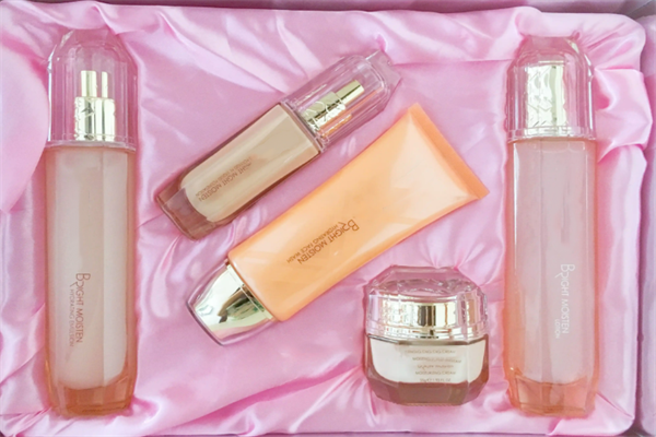 瑩潤化妝品加盟