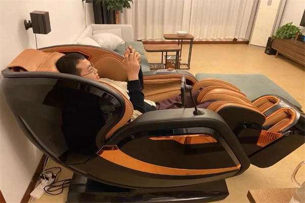 阿摩西按摩椅加盟