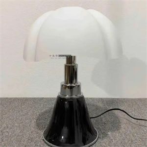 蝠翼灯具