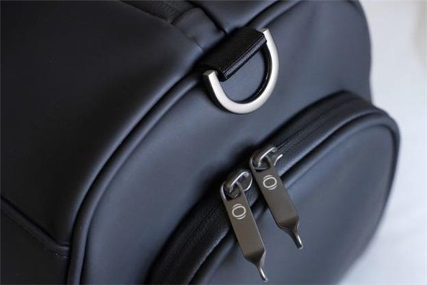 艾博克斯箱包加盟