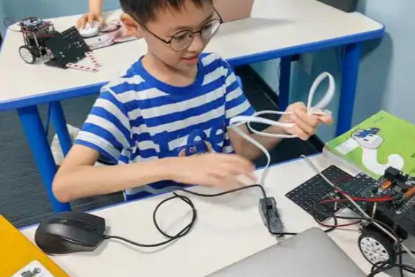 洋聰少兒編程加盟