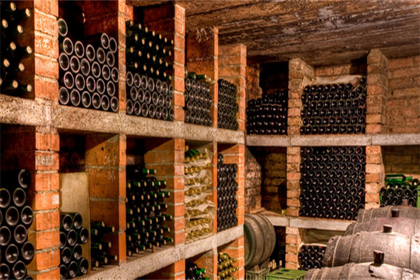 美隆酒業(yè)加盟