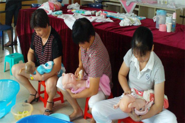 喜婴乐月嫂加盟