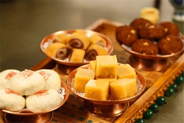 青露新都市點(diǎn)心店加盟