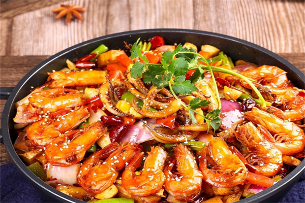 叁樓伴金鍋海鮮加盟