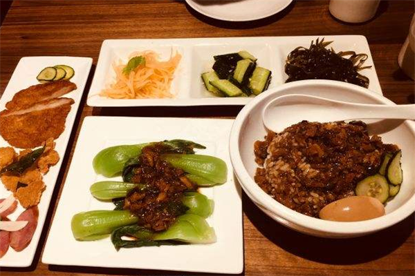 余白精致料理加盟