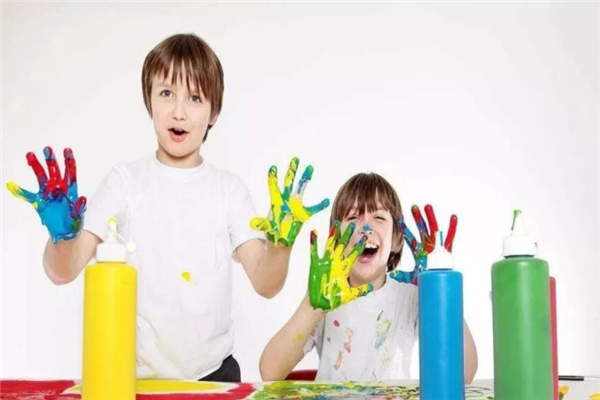 玩美多國際兒童美術加盟