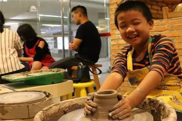 穎馨親子樂園加盟