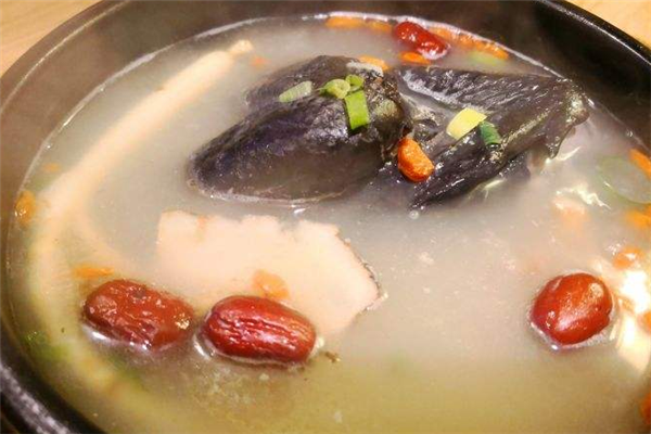 天雨參雞湯加盟