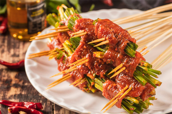 青紅皂白串串加盟