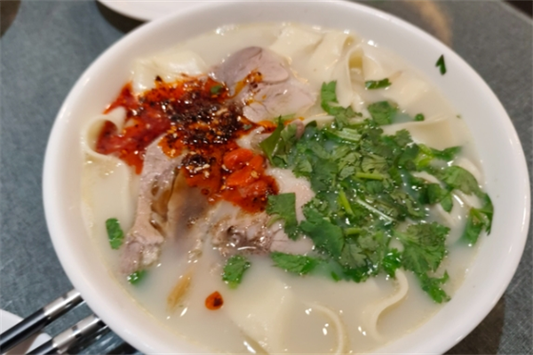 美玲骨湯牛肉面加盟