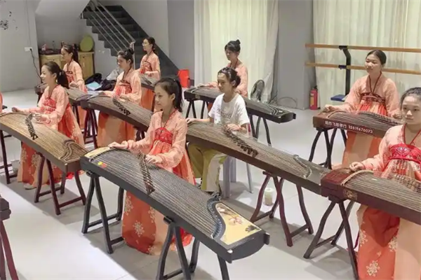 群星艺术培训中心加盟