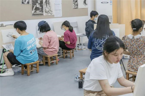 蕾蕾藝術(shù)培訓(xùn)中心加盟