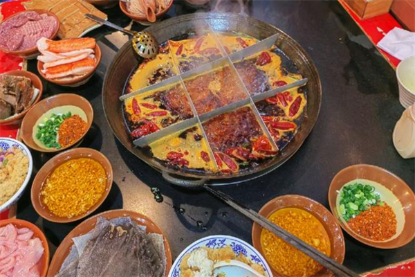 重慶擂神老火鍋加盟