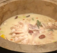 泉水蒸汽石鍋魚