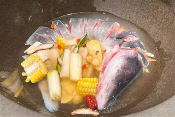 泉水蒸汽石鍋魚加盟